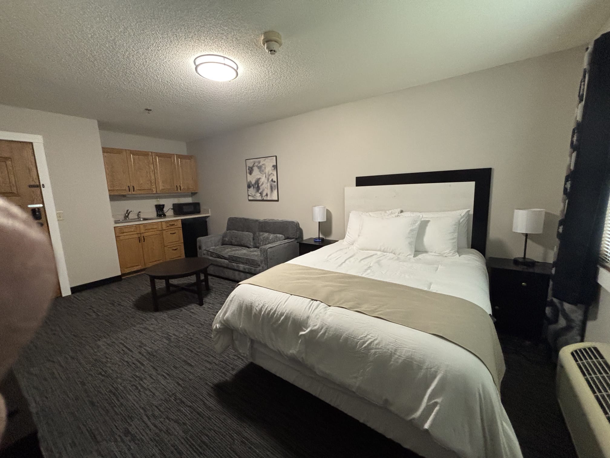 King/Queen/Full Suite - Parkside Inn & Suites in Arlington